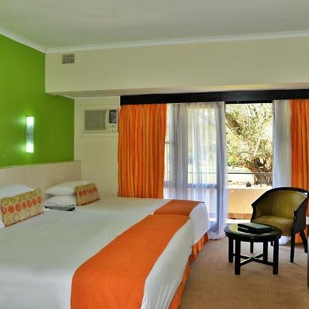 Protea Hotel Winkler Уайт Ривър Екстериор снимка