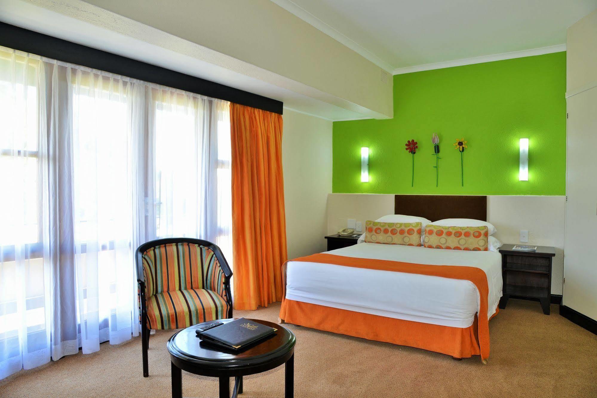 Protea Hotel Winkler Уайт Ривър Екстериор снимка